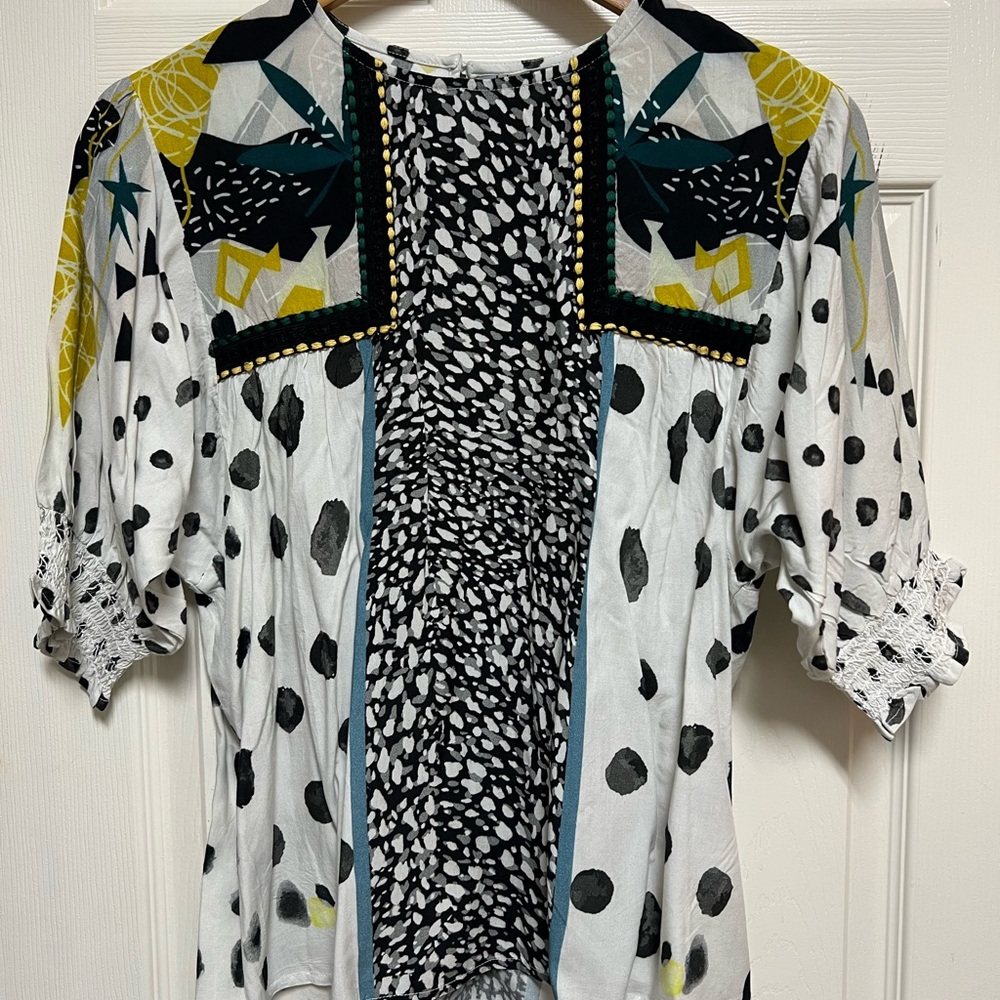 NWT Bl-nk Women’s Embroidered Multicolor top
